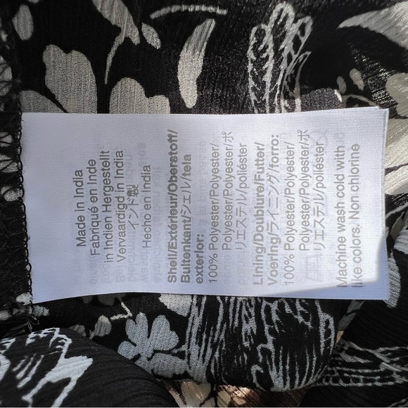 J.Crew Women’s Blouse Medium Black White Floral Bird Print Ruched Short Sleeve - Picture 3 of 6